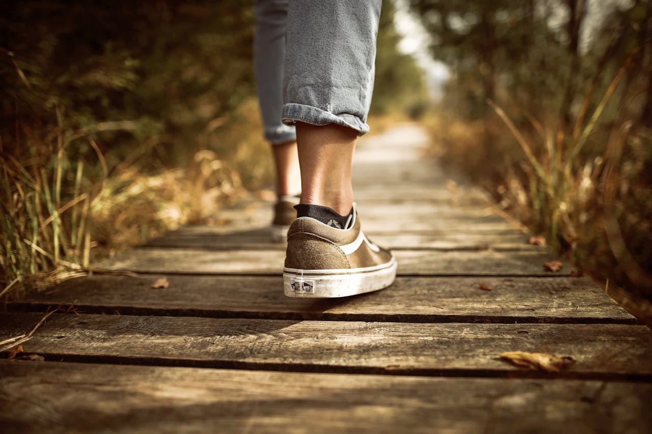 What Is Silent Walking? Phone-Free Walks for Calm and Clarity